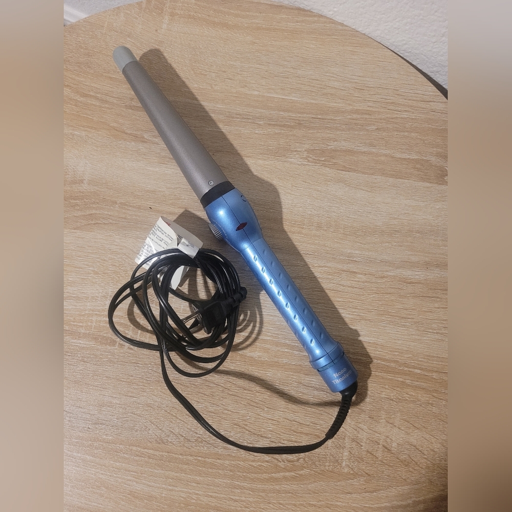 Nano Titanium Tapered Curling Wand